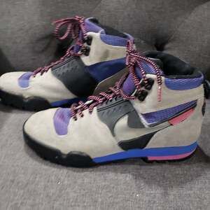 Vintage 90s Nike ACG Women's Brown Hiking Boots Size 8